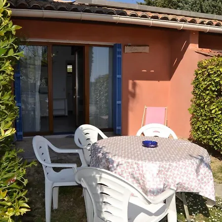 Village de gîtes Les Olivettes Saint-Dezery Extérieur photo